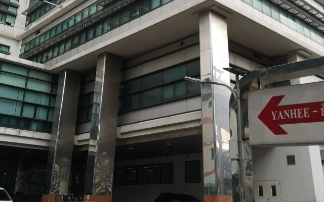 Yanhee International Hospital